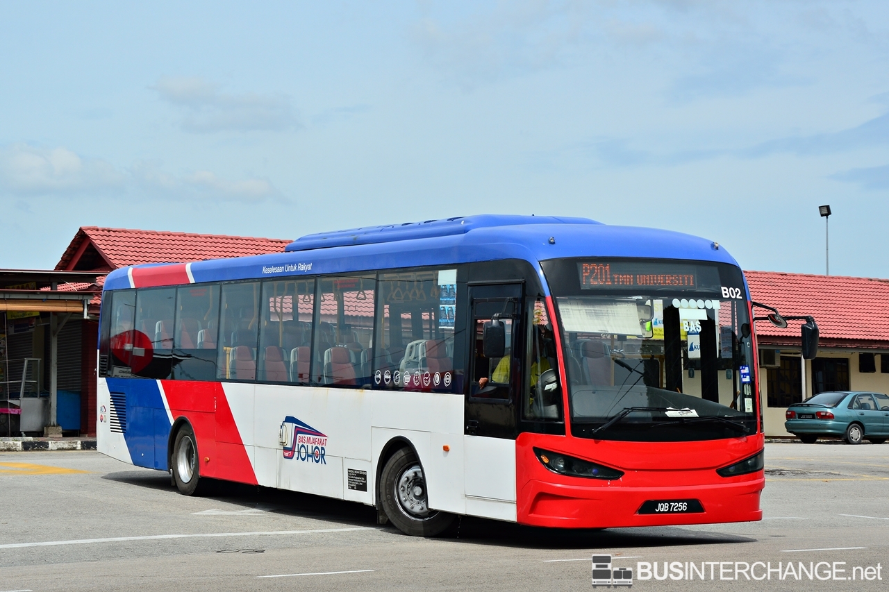 A Sksbus SA12-300 (JQB7256) operating on Causeway Link bus service P201